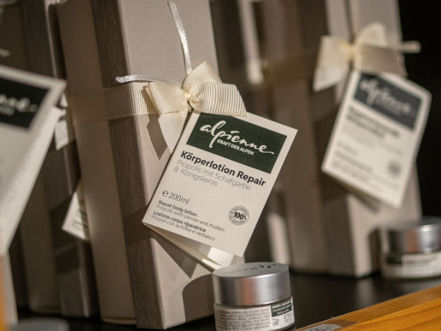 Preview image: Cosmetics